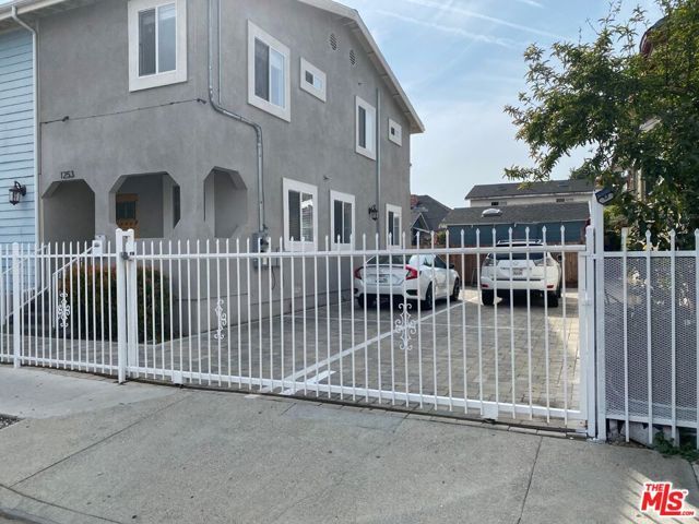 1253 W 35th Street, Los Angeles, CA 90007