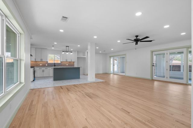 662 Fox Avenue, Lewisville, TX 75057