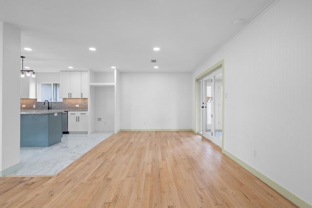 662 Fox Avenue, Lewisville, TX 75057