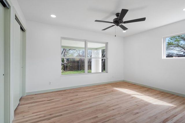 662 Fox Avenue, Lewisville, TX 75057