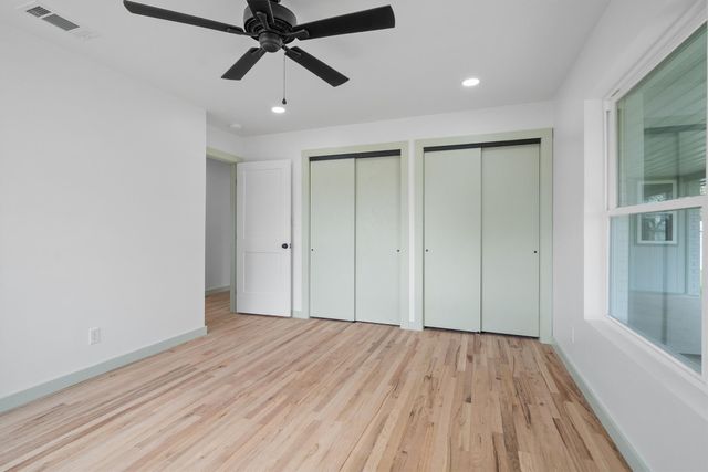 662 Fox Avenue, Lewisville, TX 75057