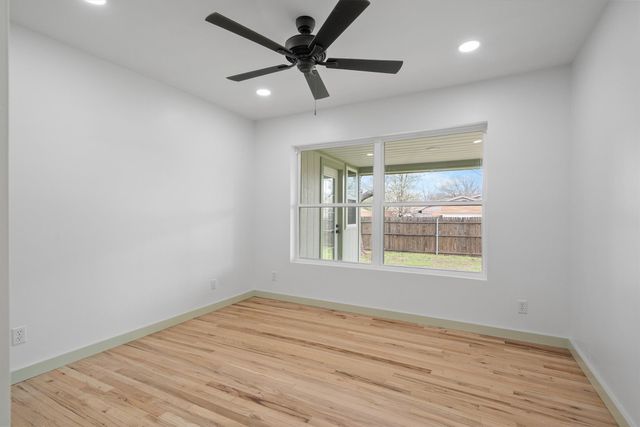 662 Fox Avenue, Lewisville, TX 75057