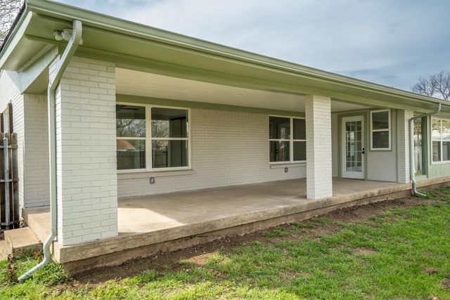 662 Fox Avenue, Lewisville, TX 75057