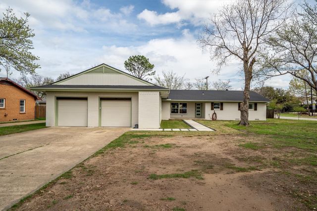 662 Fox Avenue, Lewisville, TX 75057