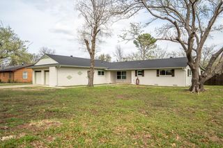 662 Fox Avenue, Lewisville, TX 75057