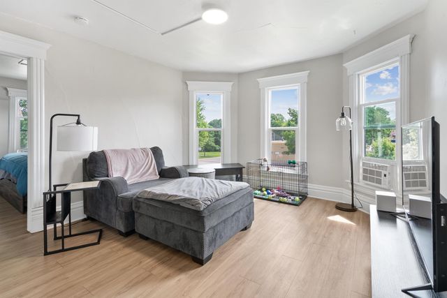 2007 College Street, Cedar Falls, IA 50613