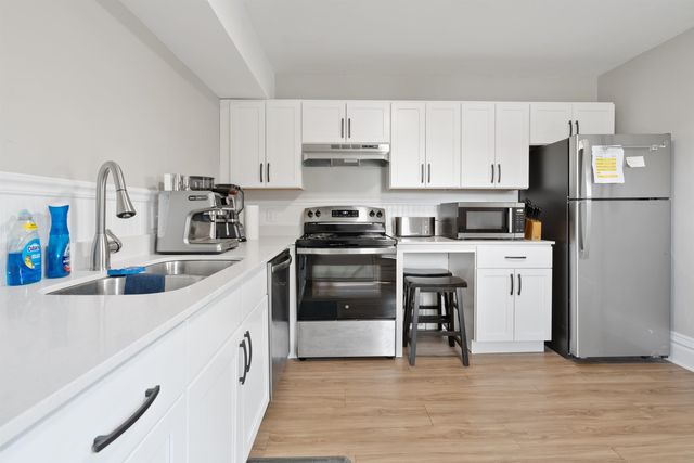 2007 College Street, Cedar Falls, IA 50613