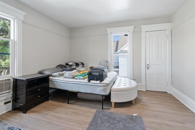 2007 College Street, Cedar Falls, IA 50613