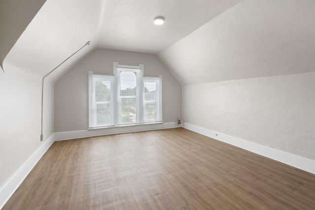 2007 College Street, Cedar Falls, IA 50613