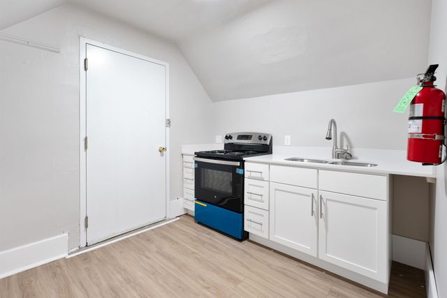 2007 College Street, Cedar Falls, IA 50613