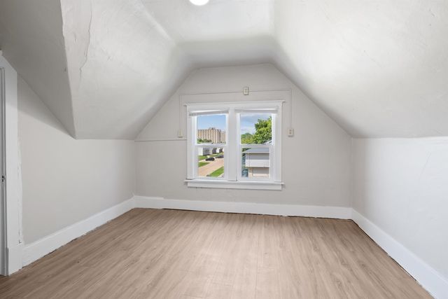 2007 College Street, Cedar Falls, IA 50613