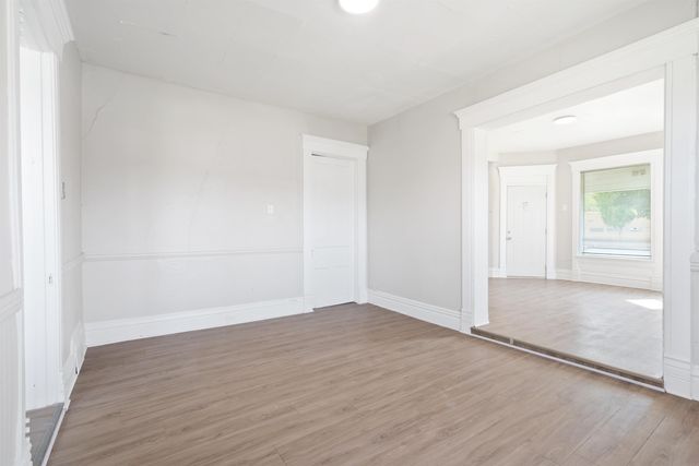 2007 College Street, Cedar Falls, IA 50613