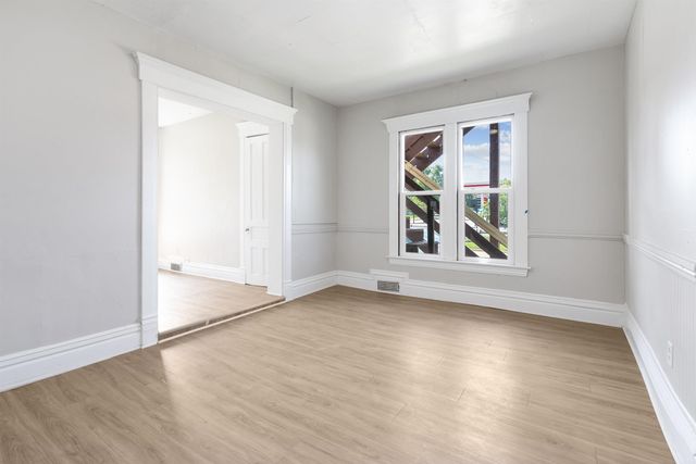 2007 College Street, Cedar Falls, IA 50613