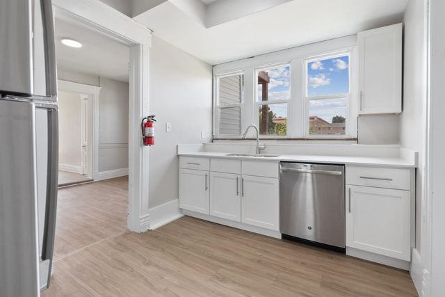 2007 College Street, Cedar Falls, IA 50613