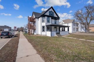 2007 College Street, Cedar Falls, IA 50613