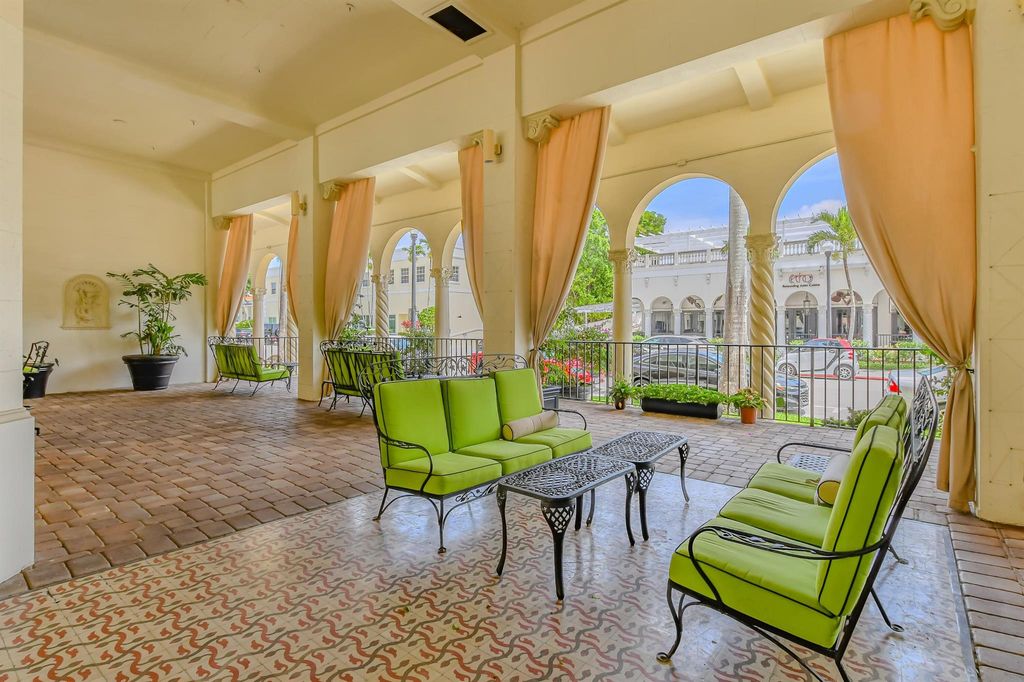 Image 15 of property listing at 235 Sunrise Avenue 2038, Palm Beach, FL 33480