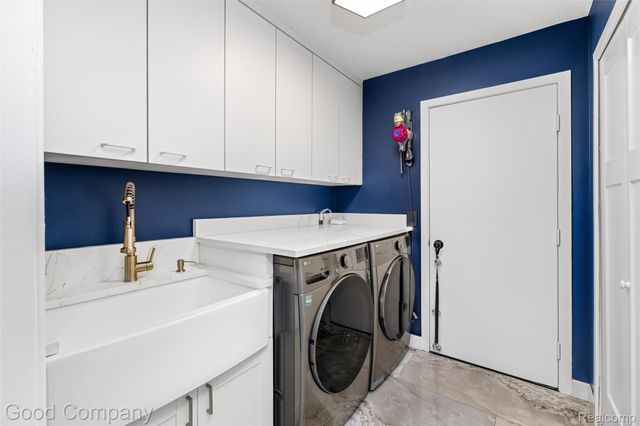 3176 Chambord Drive, West Bloomfield Charter Township, MI 48323