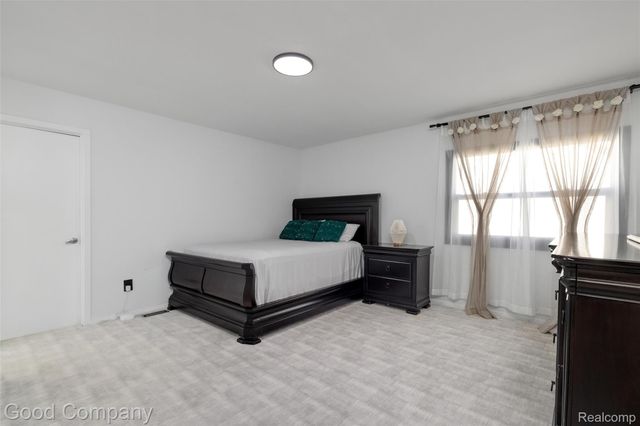 3176 Chambord Drive, West Bloomfield Charter Township, MI 48323