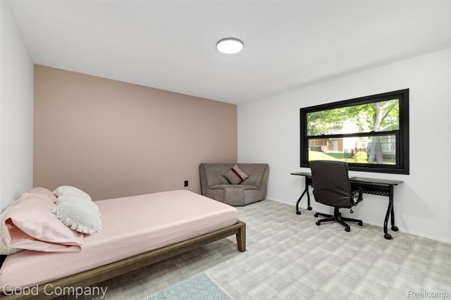 3176 Chambord Drive, West Bloomfield Charter Township, MI 48323