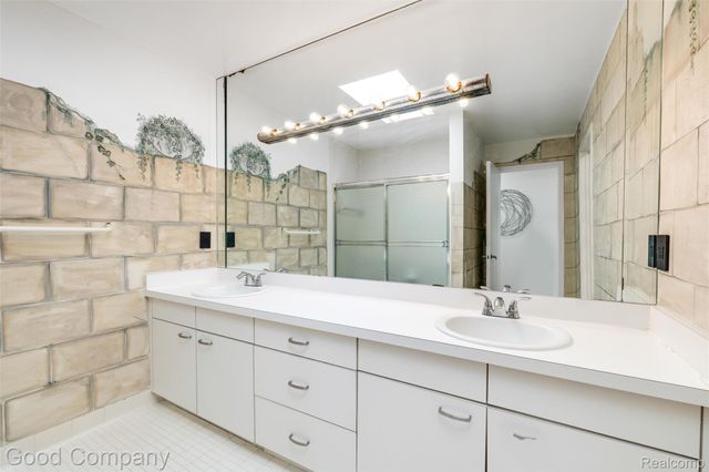 3176 Chambord Drive, West Bloomfield Charter Township, MI 48323