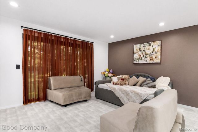 3176 Chambord Drive, West Bloomfield Charter Township, MI 48323