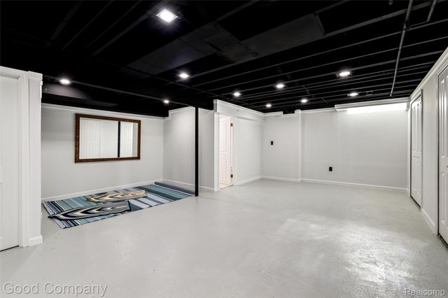3176 Chambord Drive, West Bloomfield Charter Township, MI 48323