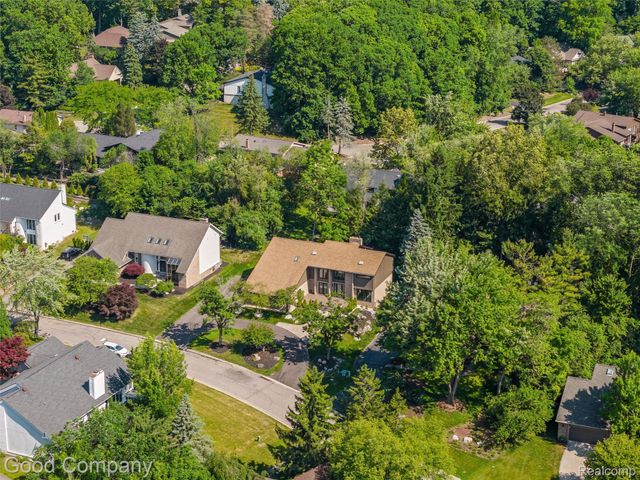 3176 Chambord Drive, West Bloomfield Charter Township, MI 48323