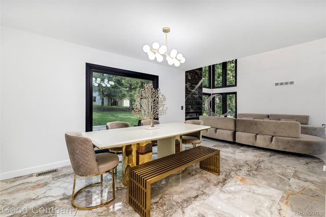 3176 Chambord Drive, West Bloomfield Charter Township, MI 48323