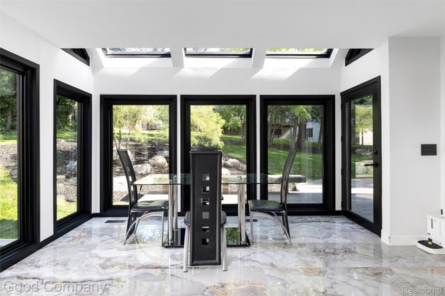 3176 Chambord Drive, West Bloomfield Charter Township, MI 48323
