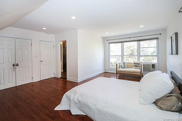 2171 Seneca Drive S, Merrick, NY 11566