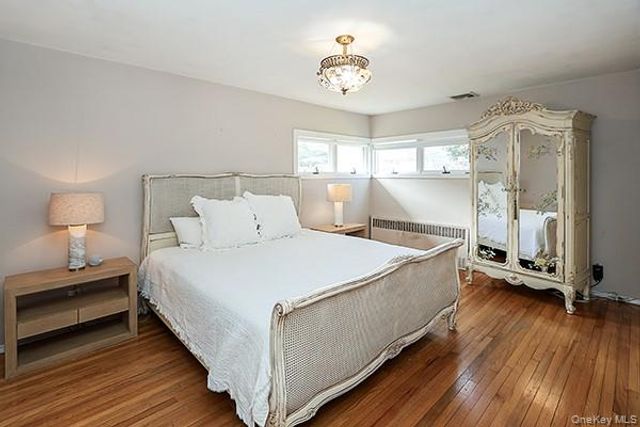 2171 Seneca Drive S, Merrick, NY 11566