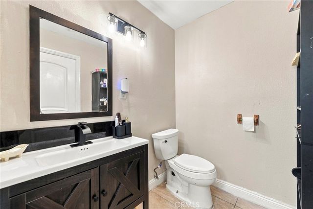 12122 207th, Lakewood, CA 90715