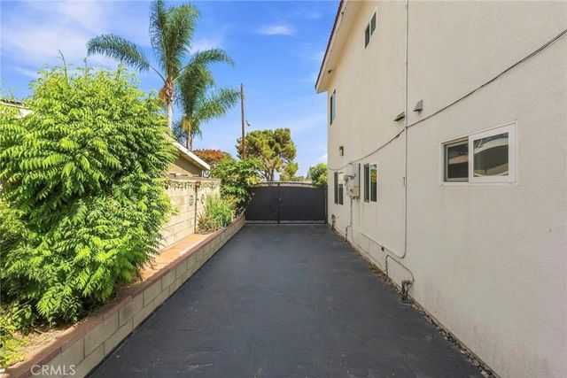 12122 207th, Lakewood, CA 90715