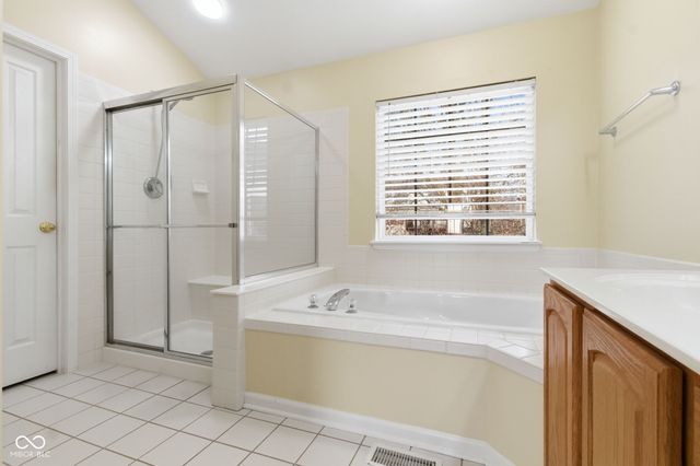 12484 Pasture View Court, Carmel, IN 46033