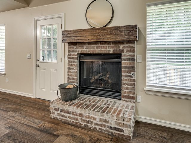 805 S Castle Rock Lane, Mustang, OK 73064
