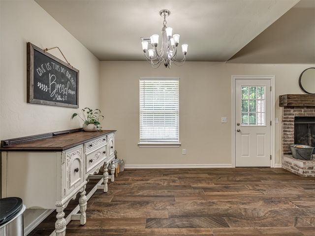 805 S Castle Rock Lane, Mustang, OK 73064