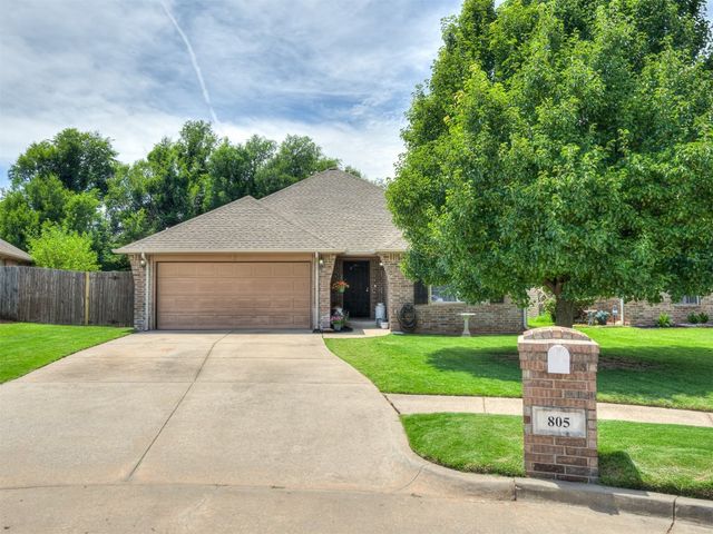 805 S Castle Rock Lane, Mustang, OK 73064