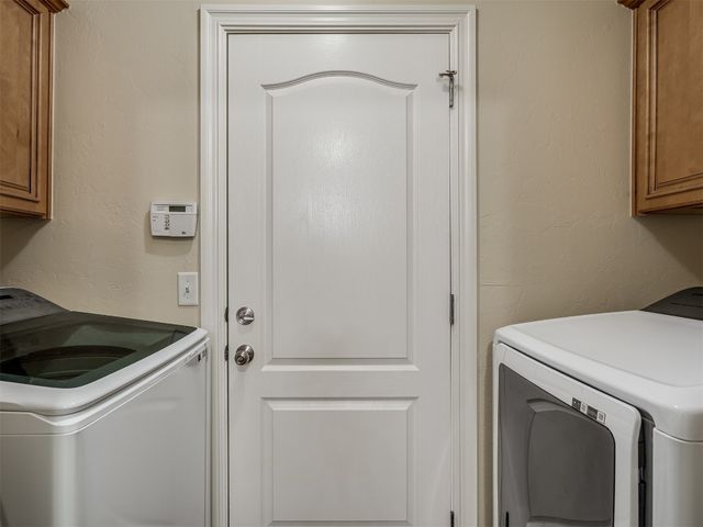 805 S Castle Rock Lane, Mustang, OK 73064