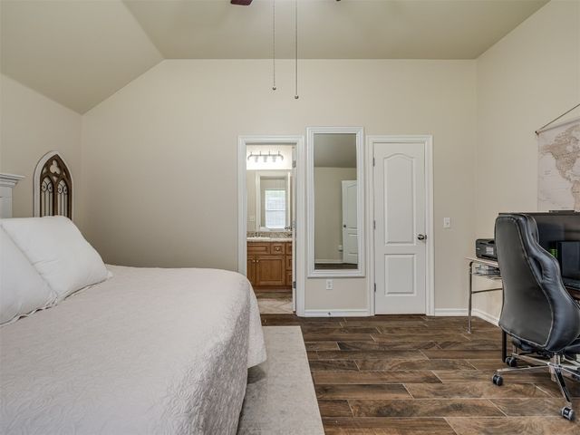 805 S Castle Rock Lane, Mustang, OK 73064