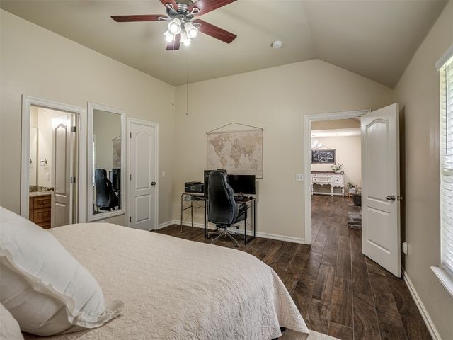 805 S Castle Rock Lane, Mustang, OK 73064
