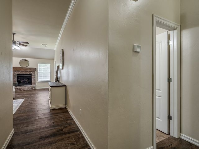 805 S Castle Rock Lane, Mustang, OK 73064