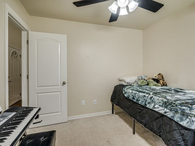 805 S Castle Rock Lane, Mustang, OK 73064