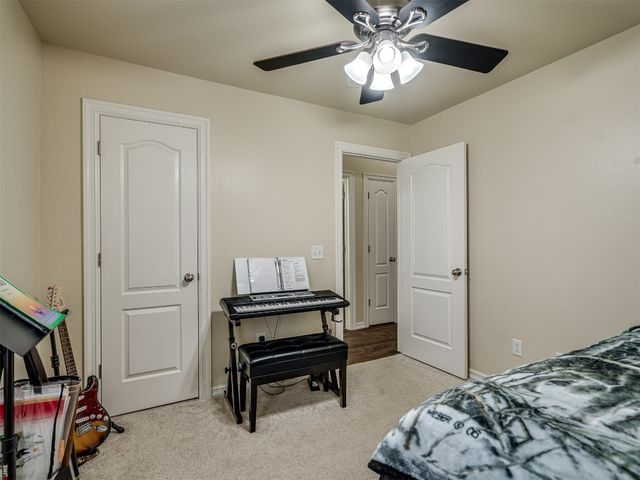 805 S Castle Rock Lane, Mustang, OK 73064