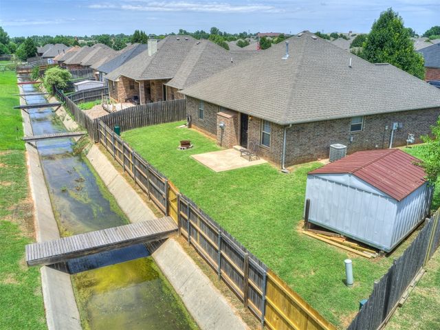 805 S Castle Rock Lane, Mustang, OK 73064