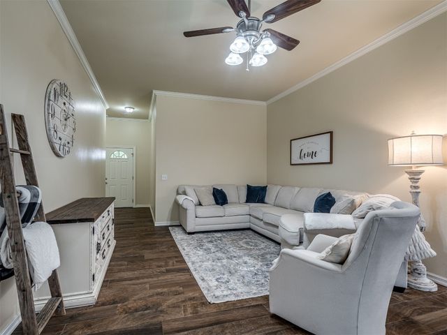 805 S Castle Rock Lane, Mustang, OK 73064