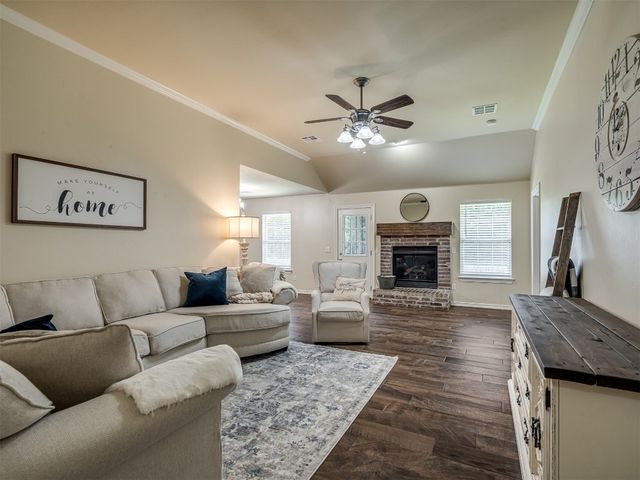 805 S Castle Rock Lane, Mustang, OK 73064