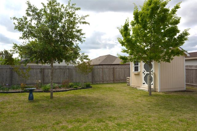 1522 Wedgewood CV, Lockhart, TX 78644