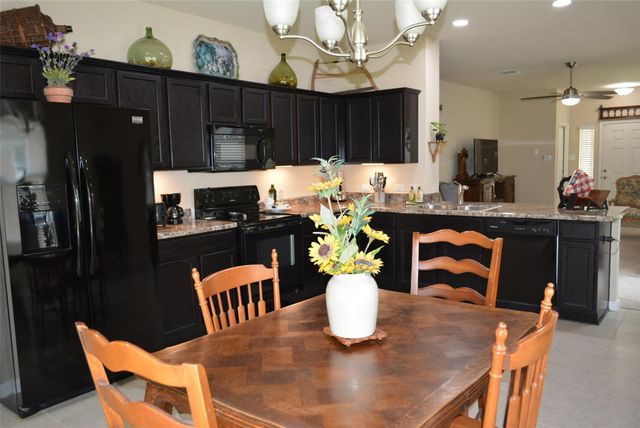 1522 Wedgewood CV, Lockhart, TX 78644