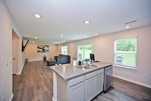 102 River Heights Drive, New Richmond, OH 45157