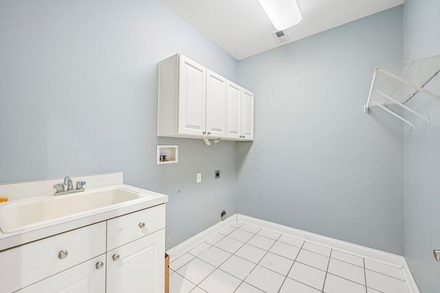 2678 Scioto Station Drive, Columbus, OH 43204